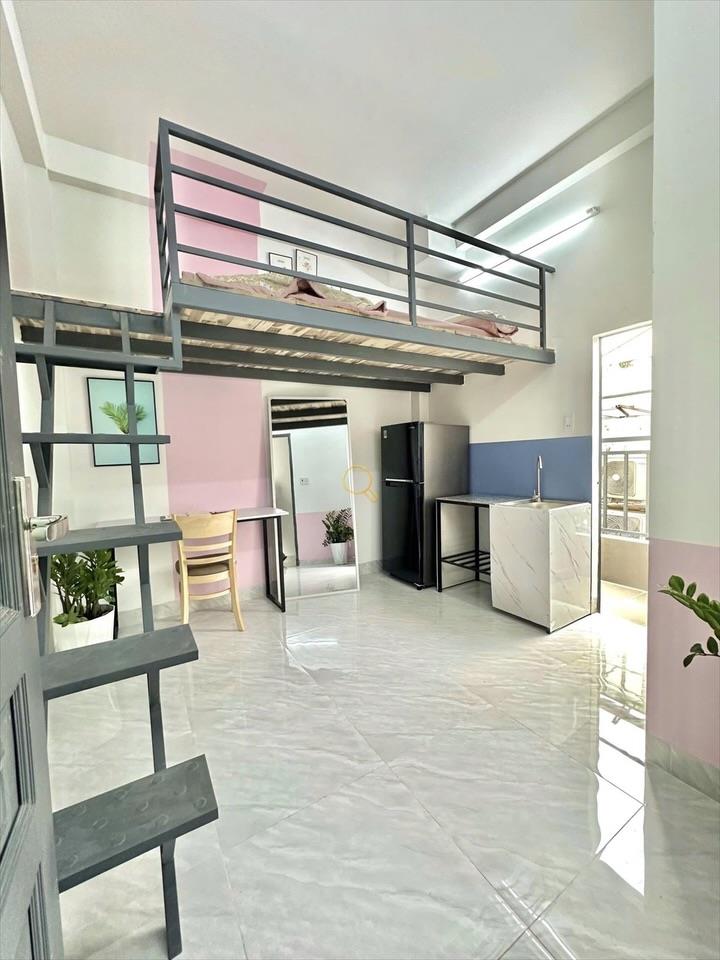 PHÒNG FULL NỘI THẤT CÓ BAN CÔNG