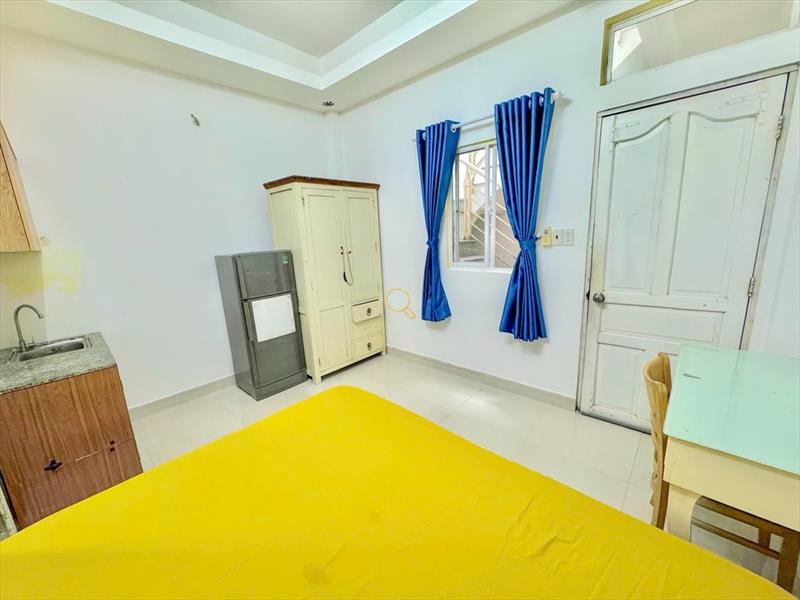 PHÒNG FULLY FURNISHED WITH WINDOW