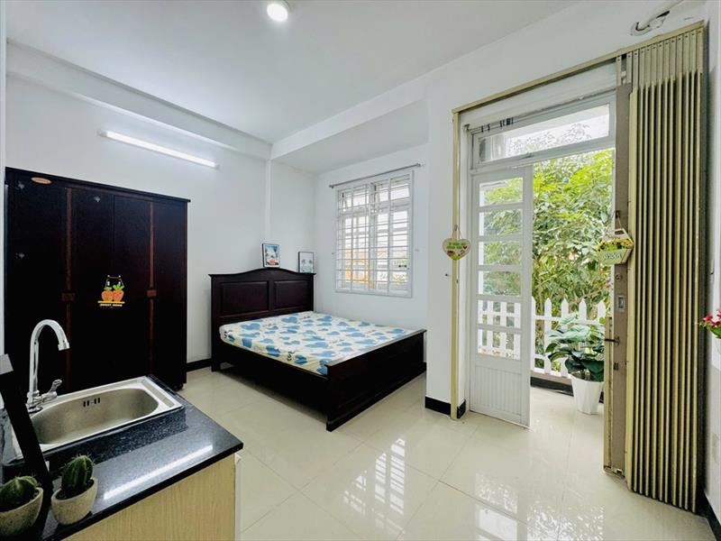 PHÒNG FULLY FURNISHED WITH BALCONY