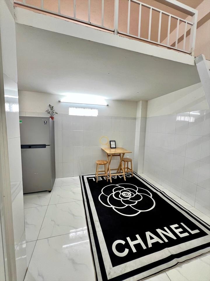 PHÒNG FULLY FURNISHED WITH WINDOW