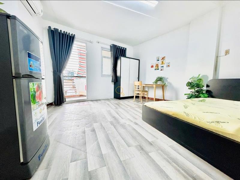 PHÒNG FULL NỘI THẤT CÓ BAN CÔNG