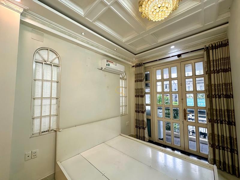 SERVICED APARTMENT FULLY FURNISHED WITH BALCONY