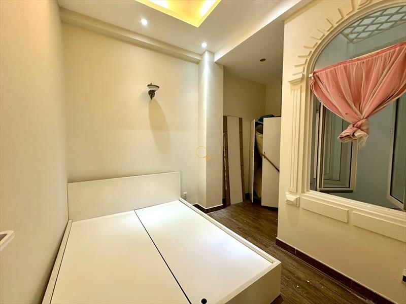 CĂN HỘ DỊCH VỤ FULL NỘI THẤT CÓ CỬA SỔ
