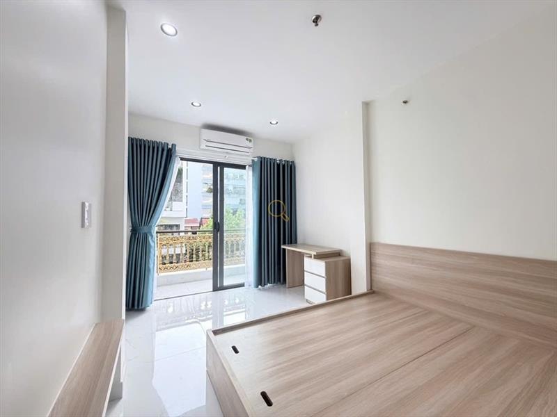 PHÒNG FULLY FURNISHED WITH BALCONY