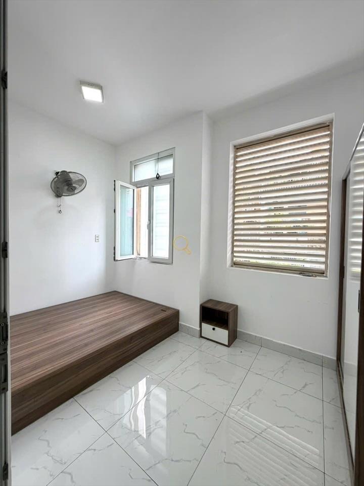 SERVICED APARTMENT FULLY FURNISHED WITH WINDOW