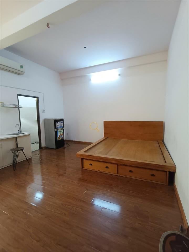 PHÒNG FULLY FURNISHED WITH WINDOW