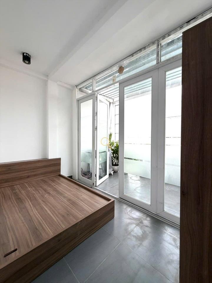 SERVICED APARTMENT FULLY FURNISHED WITH BALCONY