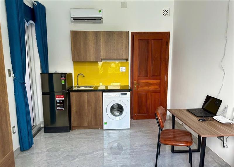 PHÒNG FULLY FURNISHED WITH WINDOW