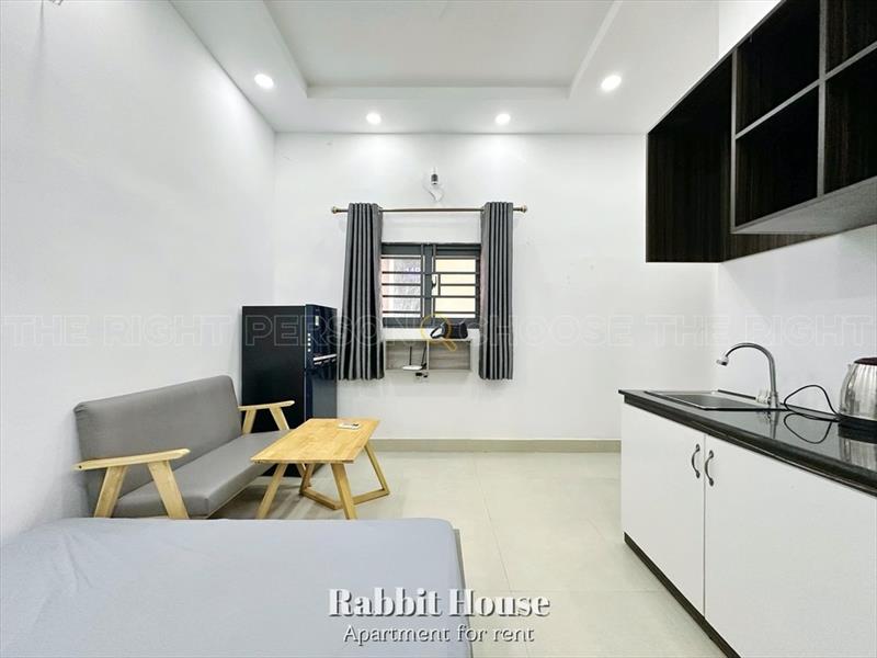 PHÒNG FULLY FURNISHED WITH WINDOW