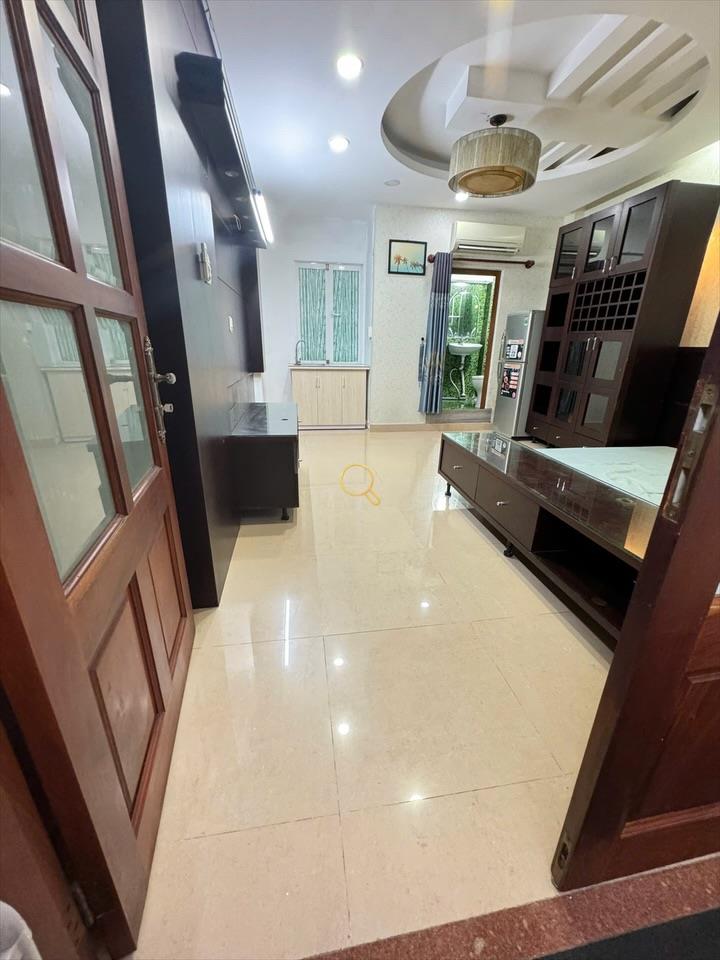 PHÒNG FULLY FURNISHED WITH WINDOW