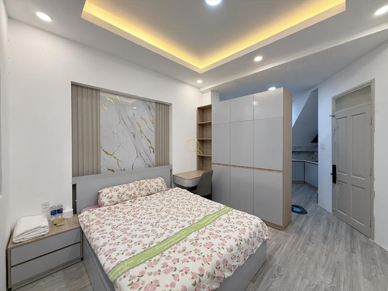 CĂN HỘ DỊCH VỤ FULL NỘI THẤT MÁY GIẶT RIÊNG CÓ BAN CÔNG