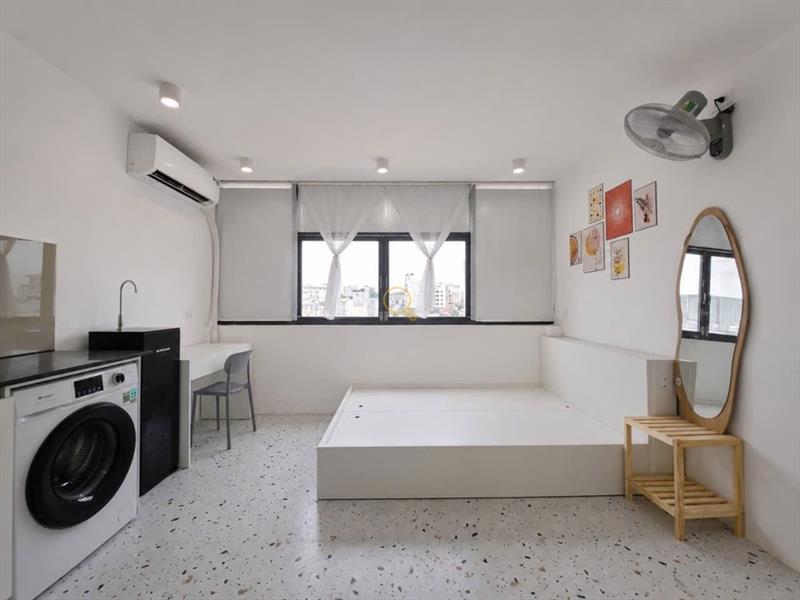 PHÒNG FULLY FURNISHED WITH WINDOW