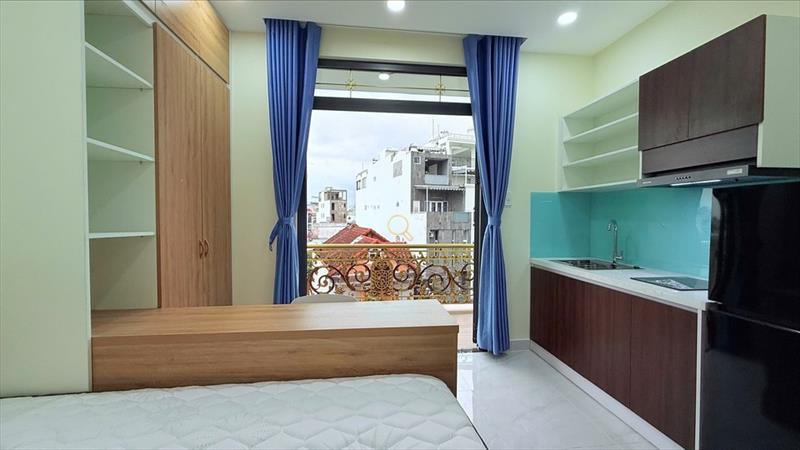 PHÒNG FULLY FURNISHED WITH BALCONY
