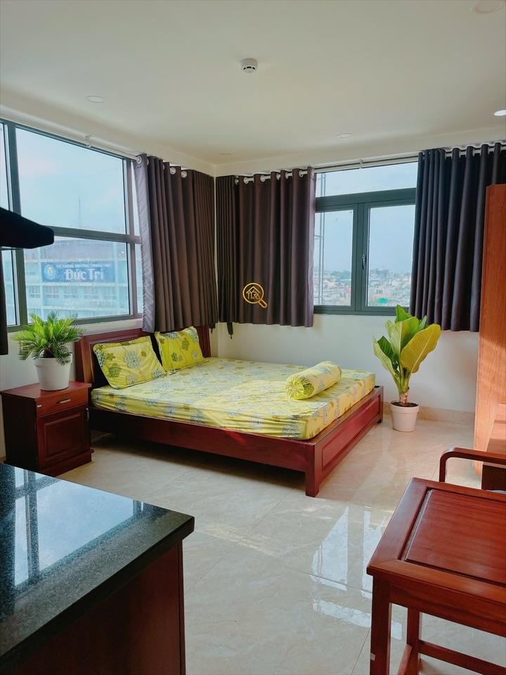 PHÒNG FULLY FURNISHED WITH WINDOW