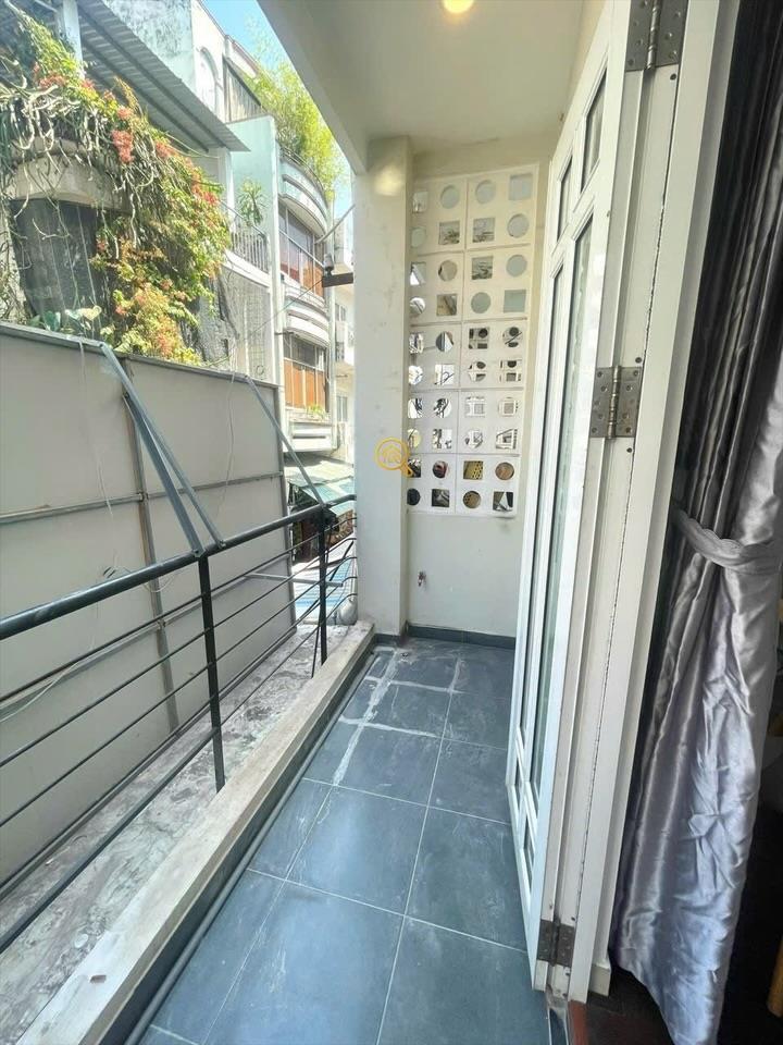 CĂN HỘ DỊCH VỤ FULL NỘI THẤT MÁY GIẶT RIÊNG CÓ BAN CÔNG