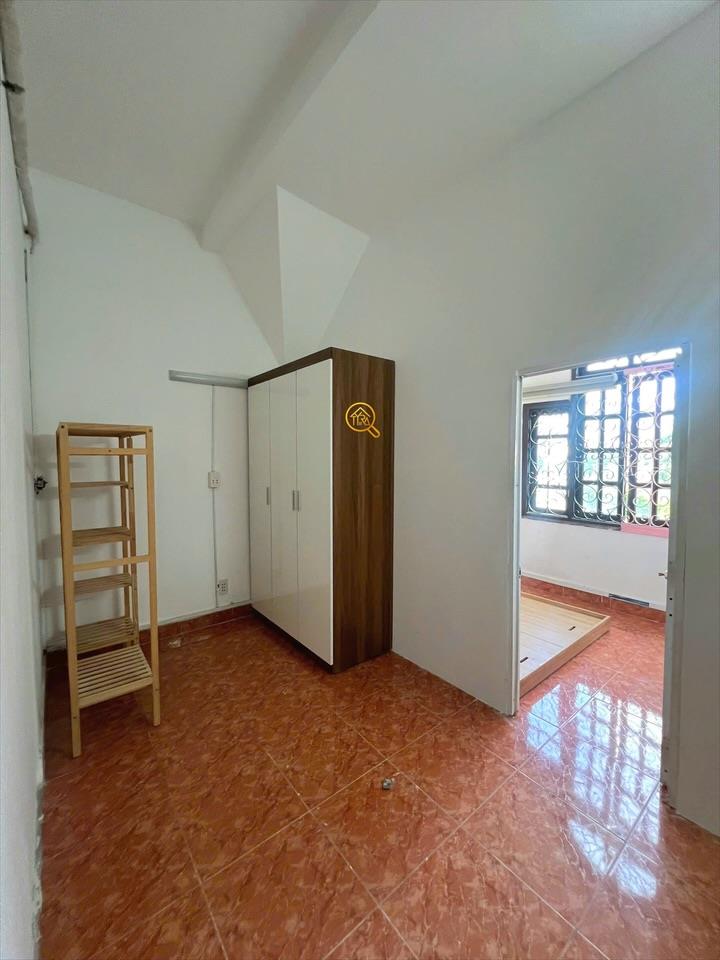 PHÒNG FULLY FURNISHED WITH WINDOW
