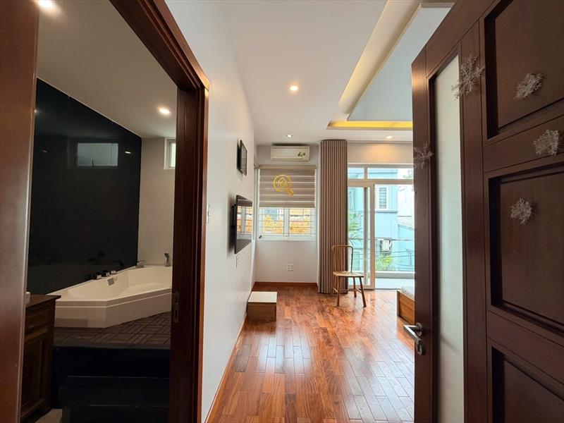 CĂN HỘ DỊCH VỤ FULL NỘI THẤT CÓ BAN CÔNG