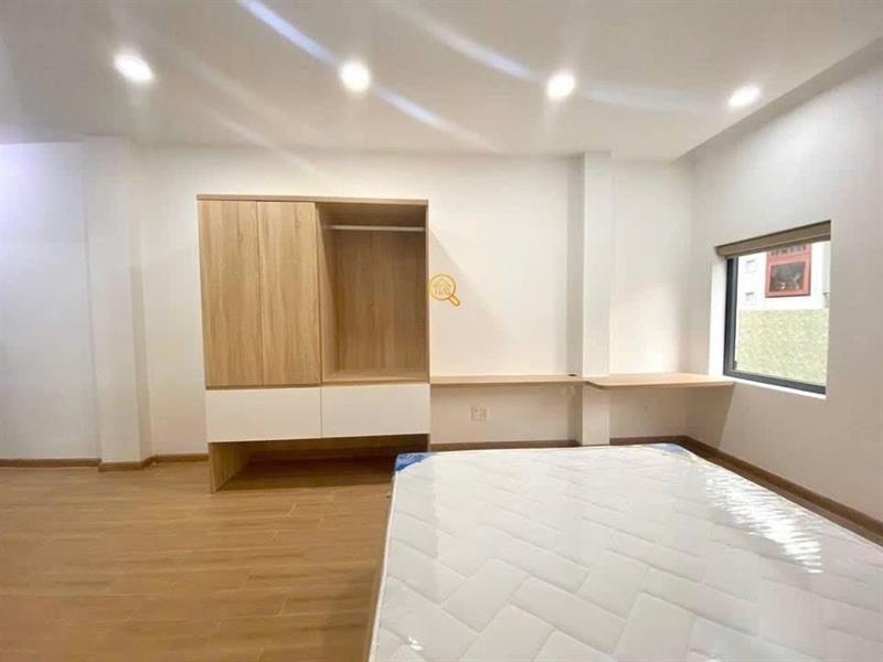 PHÒNG FULLY FURNISHED WITH WINDOW