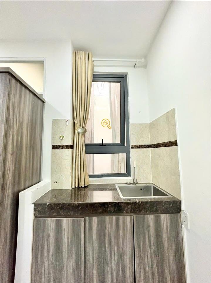 PHÒNG FULLY FURNISHED WITH WINDOW