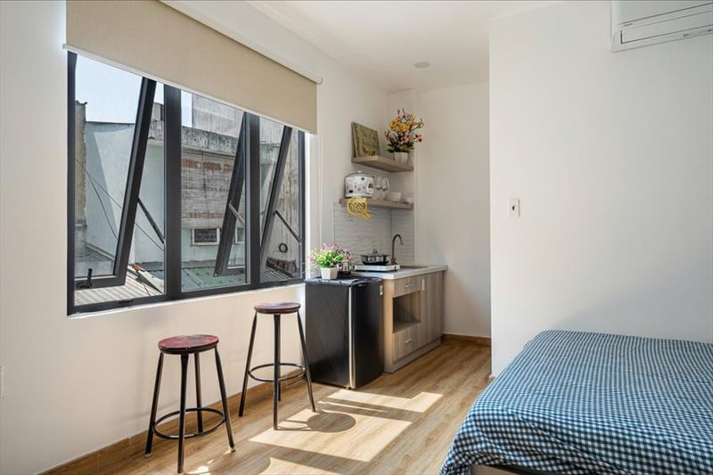SERVICED APARTMENT FULLY FURNISHED WITH WINDOW