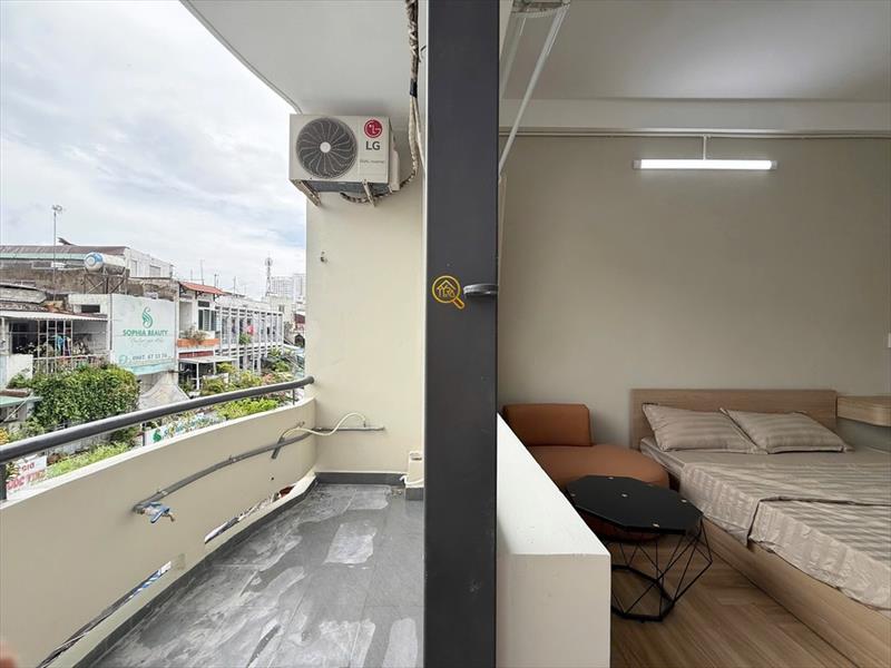 CĂN HỘ DỊCH VỤ FULL NỘI THẤT MÁY GIẶT RIÊNG CÓ BAN CÔNG
