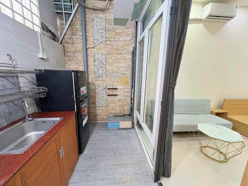 PHÒNG FULLY FURNISHED WITH BALCONY