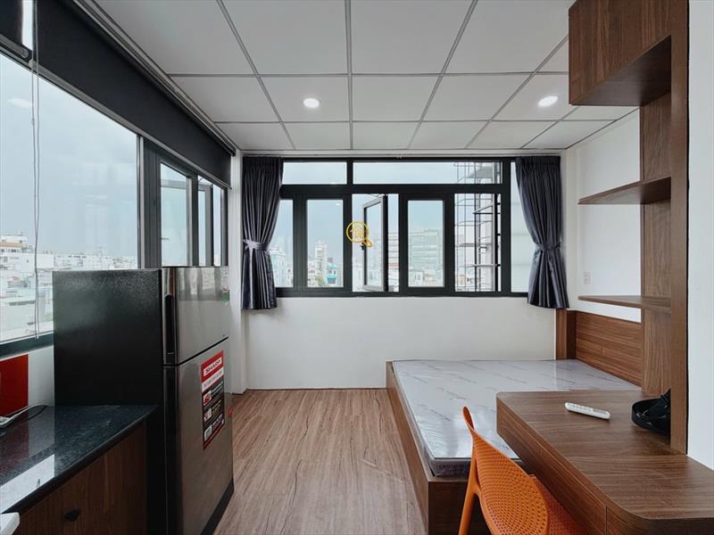 PHÒNG FULLY FURNISHED WITH WINDOW