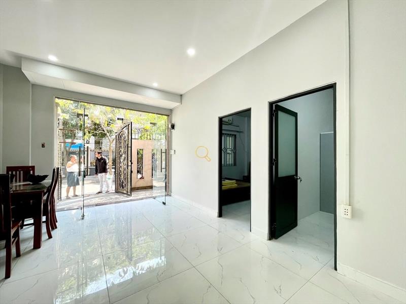 SERVICED APARTMENT FULLY FURNISHED WITH BALCONY