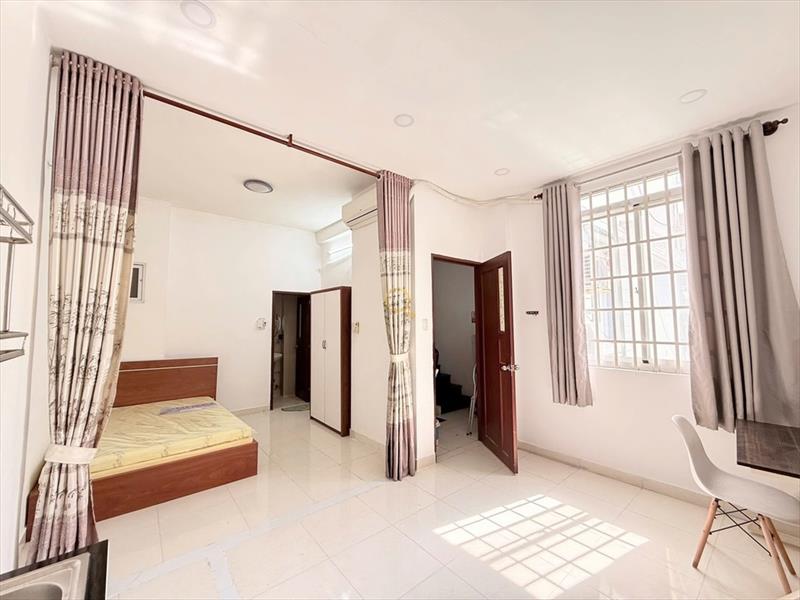 PHÒNG FULL NỘI THẤT CÓ CỬA SỔ