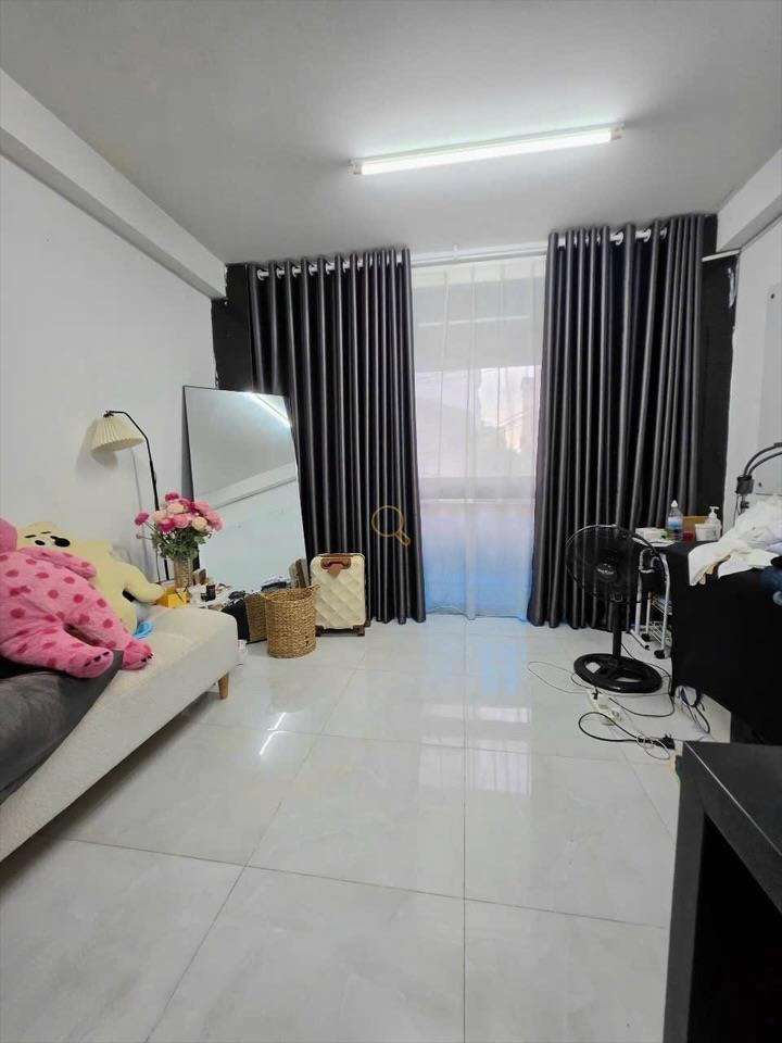 PHÒNG FULL NỘI THẤT CÓ CỬA SỔ