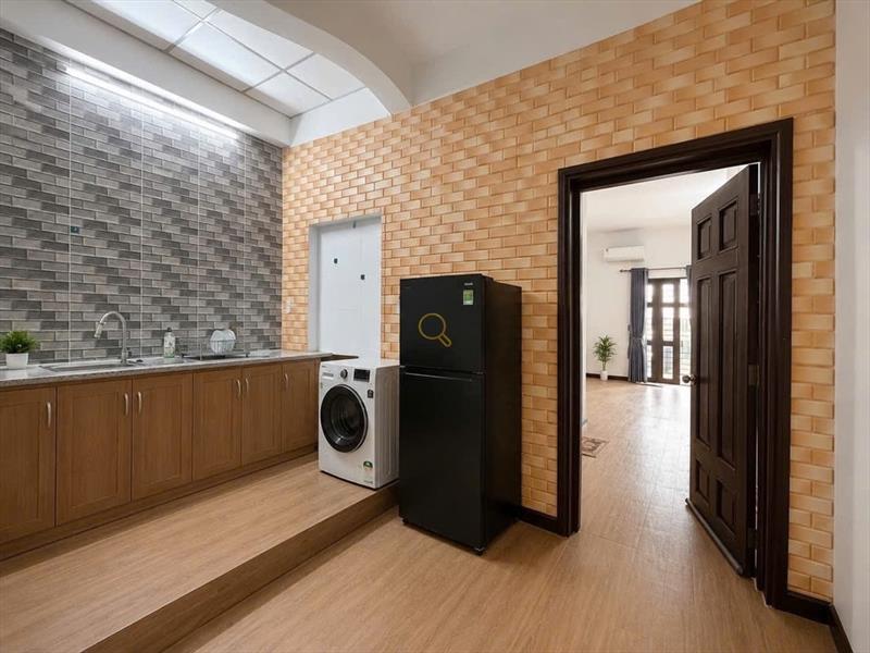 SERVICED APARTMENT FULLY FURNISHED WITH BALCONY