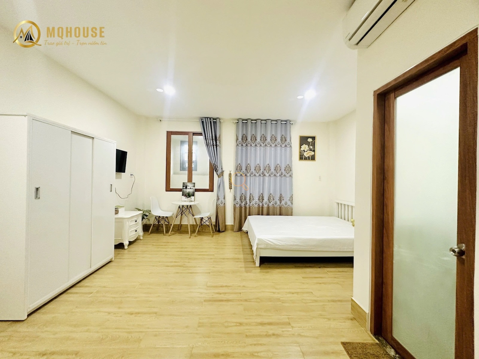PHÒNG FULL NỘI THẤT CÓ CỬA SỔ