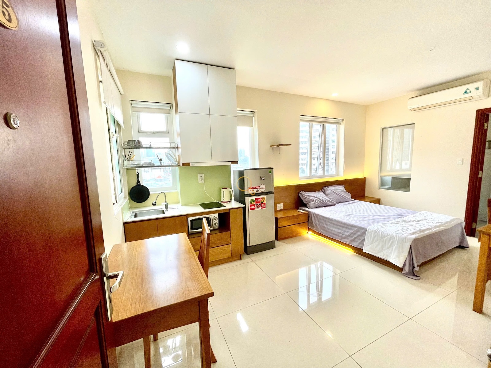 CĂN HỘ DỊCH VỤ FULL NỘI THẤT MÁY GIẶT RIÊNG CÓ CỬA SỔ