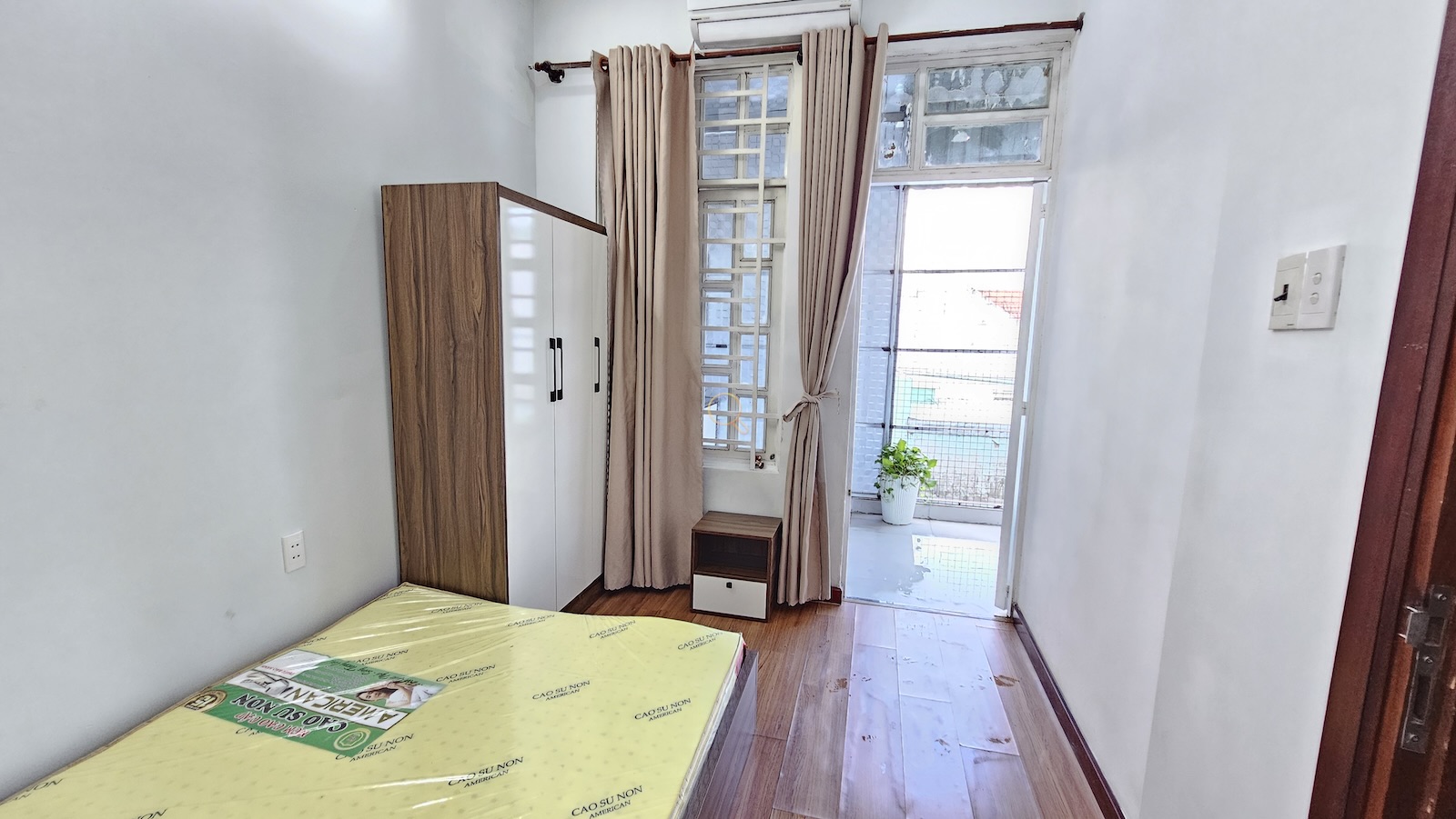 PHÒNG FULL NỘI THẤT CÓ BAN CÔNG