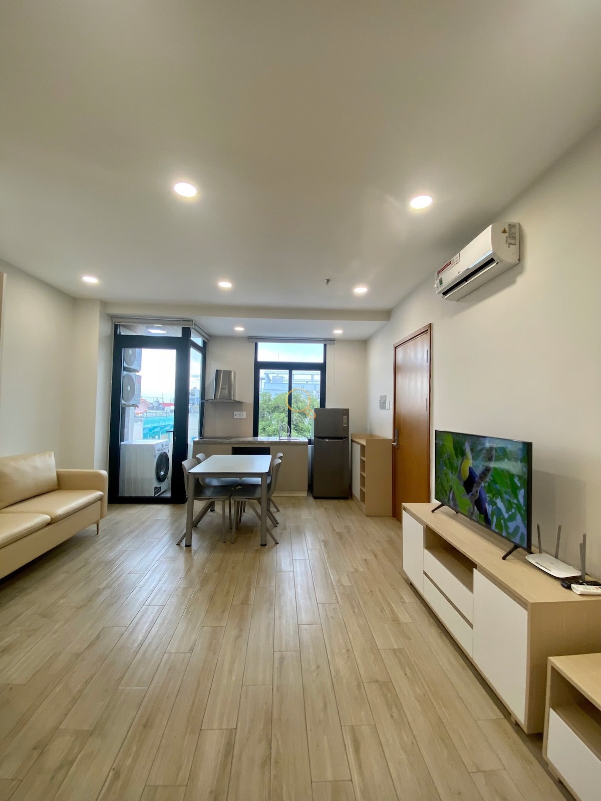 SERVICED APARTMENT FULLY FURNISHED WITH BALCONY