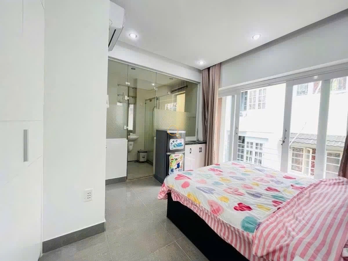 PHÒNG FULLY FURNISHED WITH BALCONY