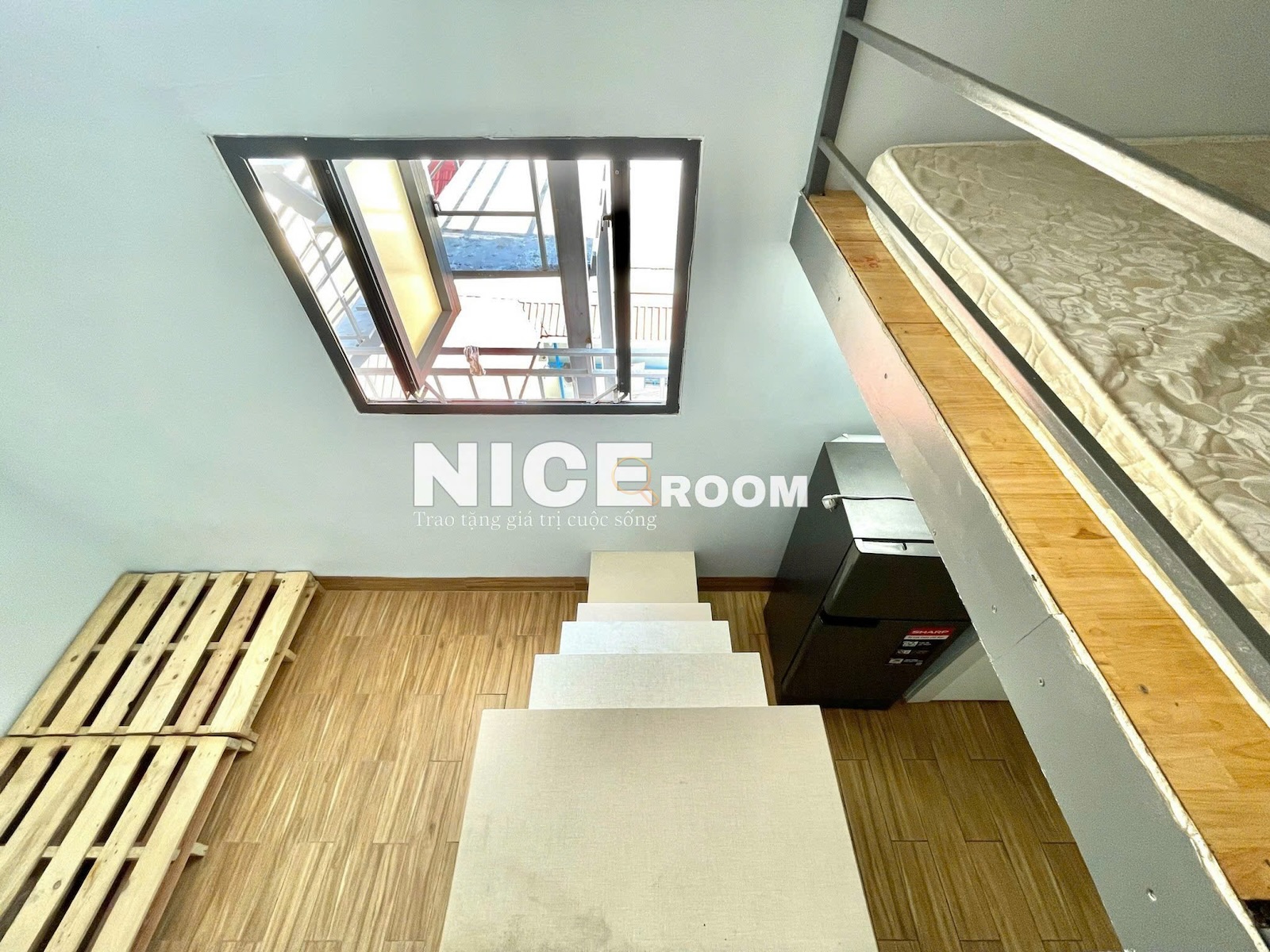 PHÒNG FULL NỘI THẤT CÓ CỬA SỔ
