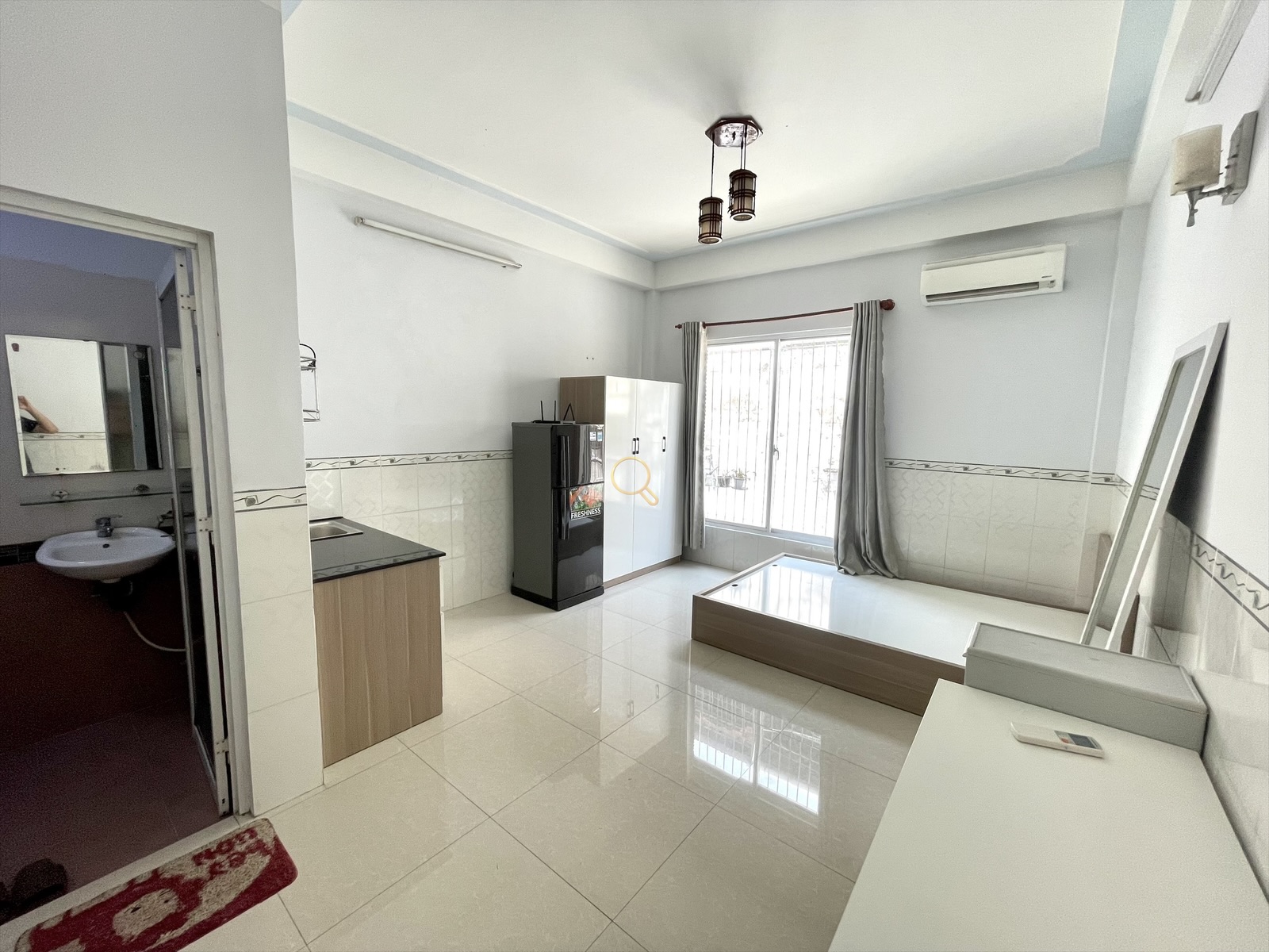 PHÒNG FULL NỘI THẤT CÓ CỬA SỔ