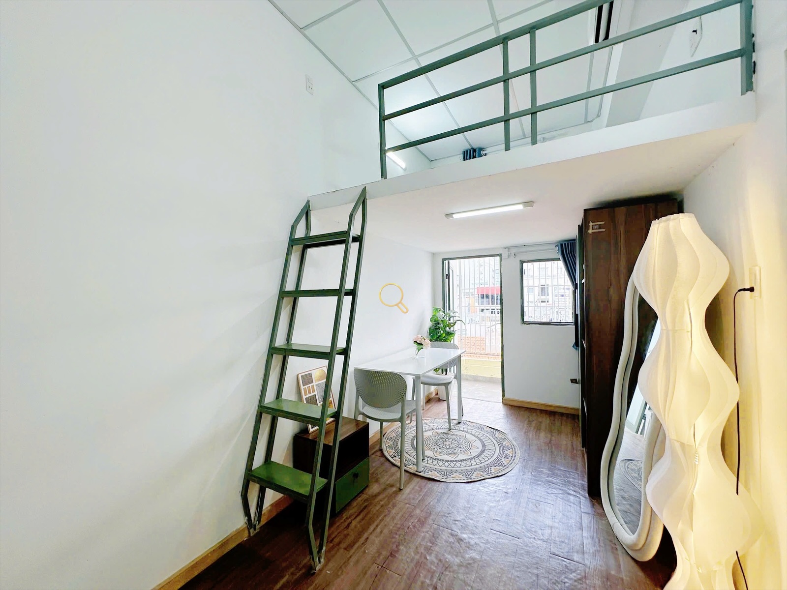 PHÒNG FULLY FURNISHED WITH BALCONY