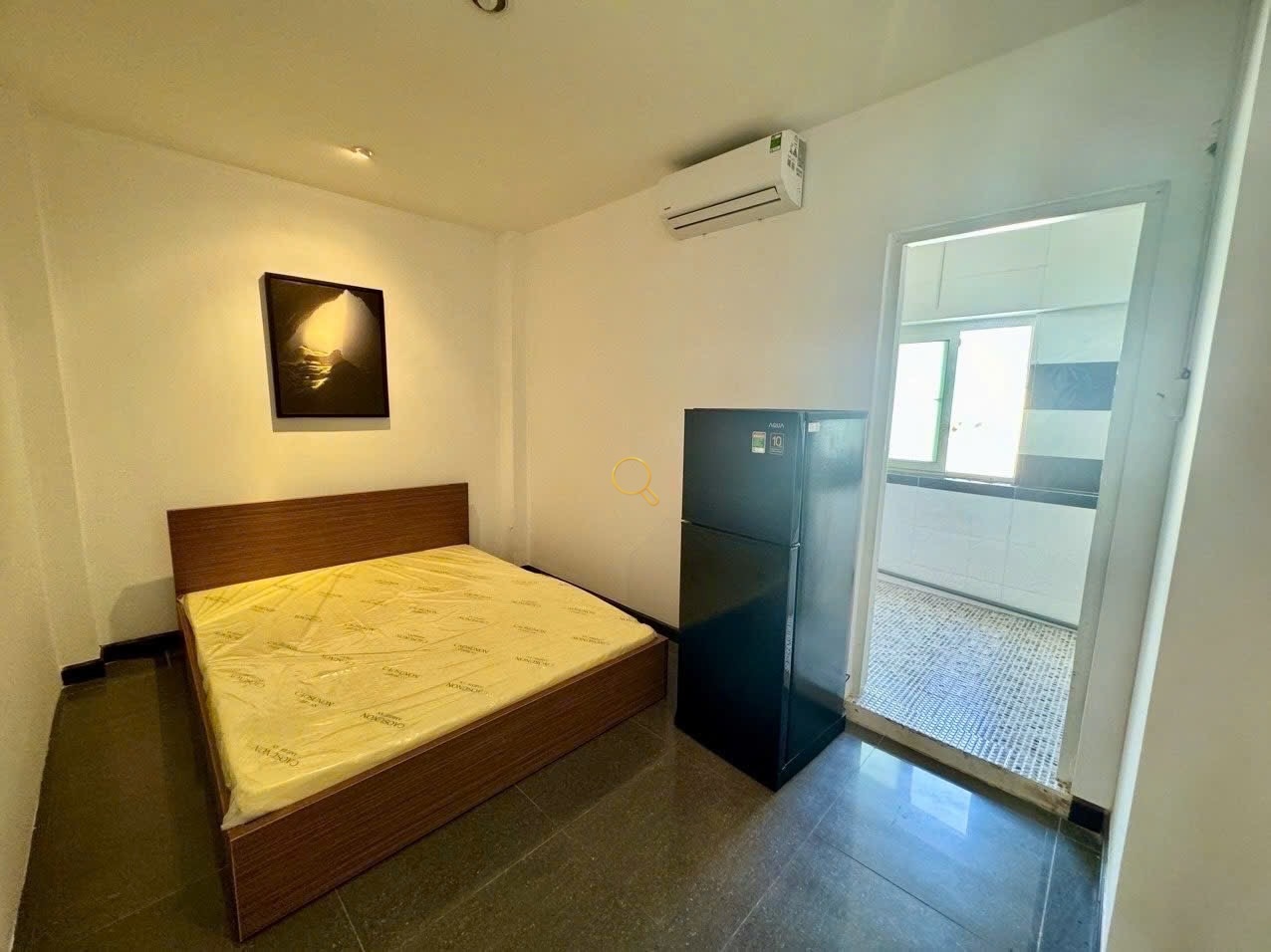 SERVICED APARTMENT FULLY FURNISHED WITH WINDOW