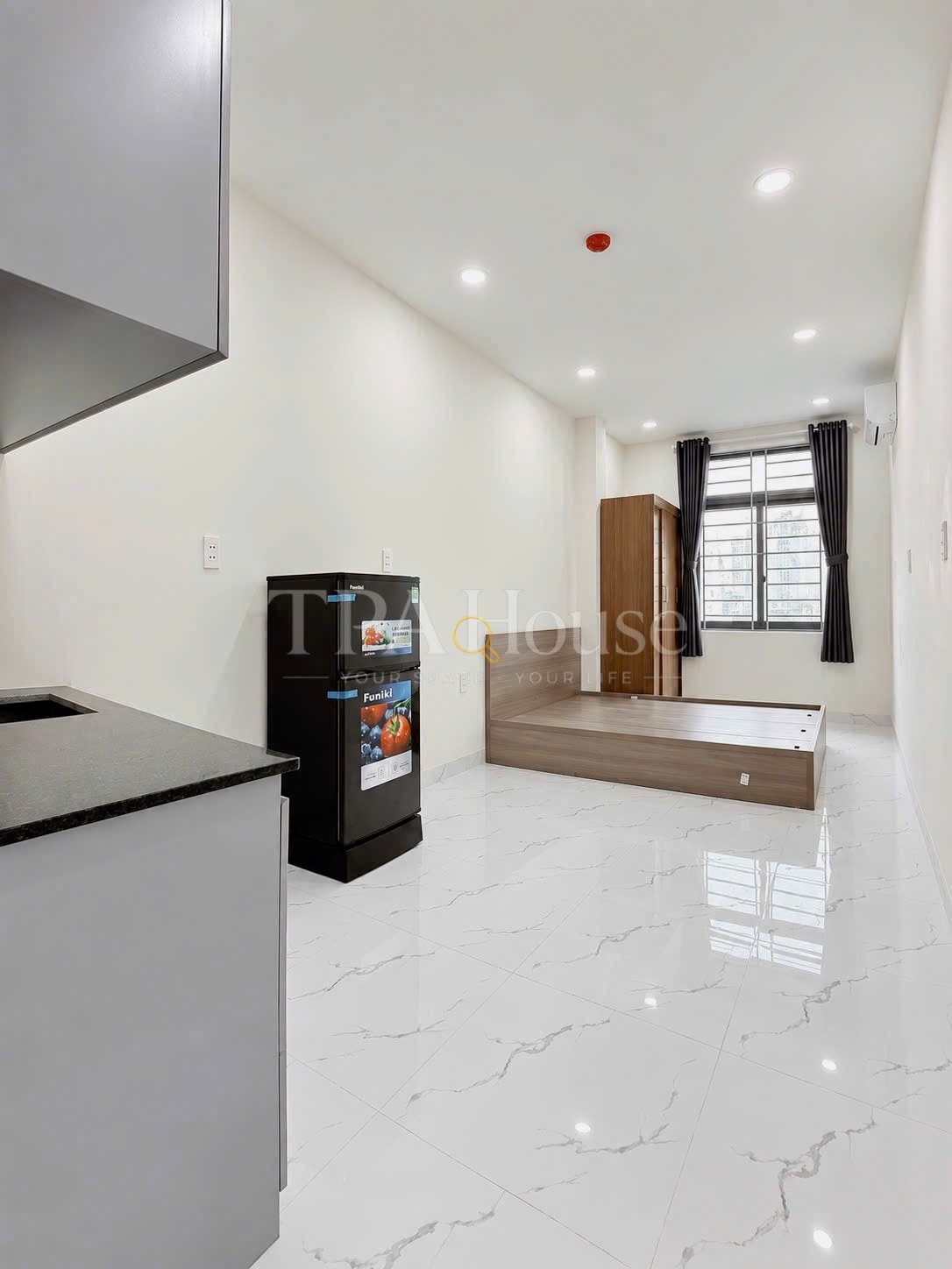 PHÒNG FULL NỘI THẤT CÓ CỬA SỔ