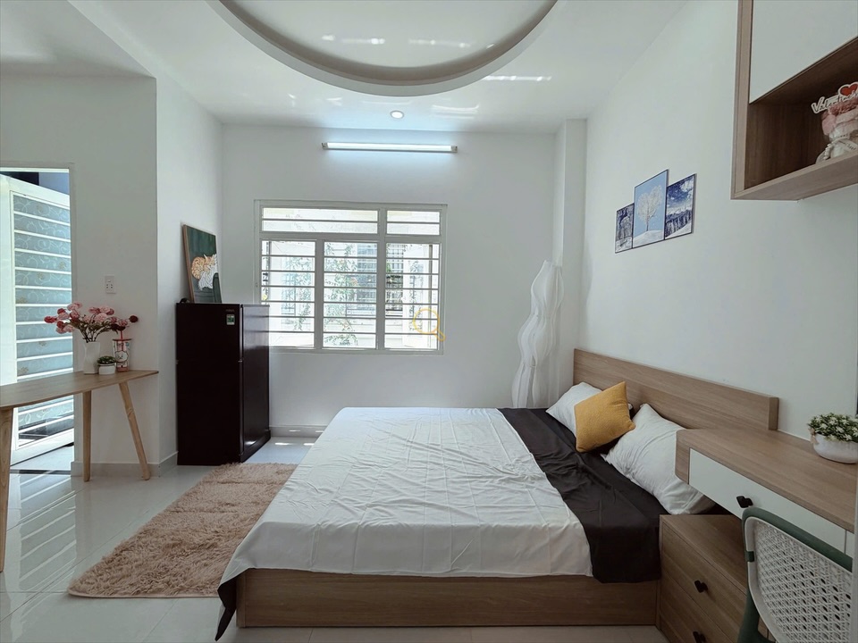 PHÒNG FULLY FURNISHED WITH BALCONY