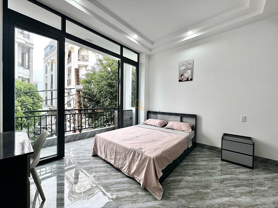 SERVICED APARTMENT FULLY FURNISHED WITH BALCONY