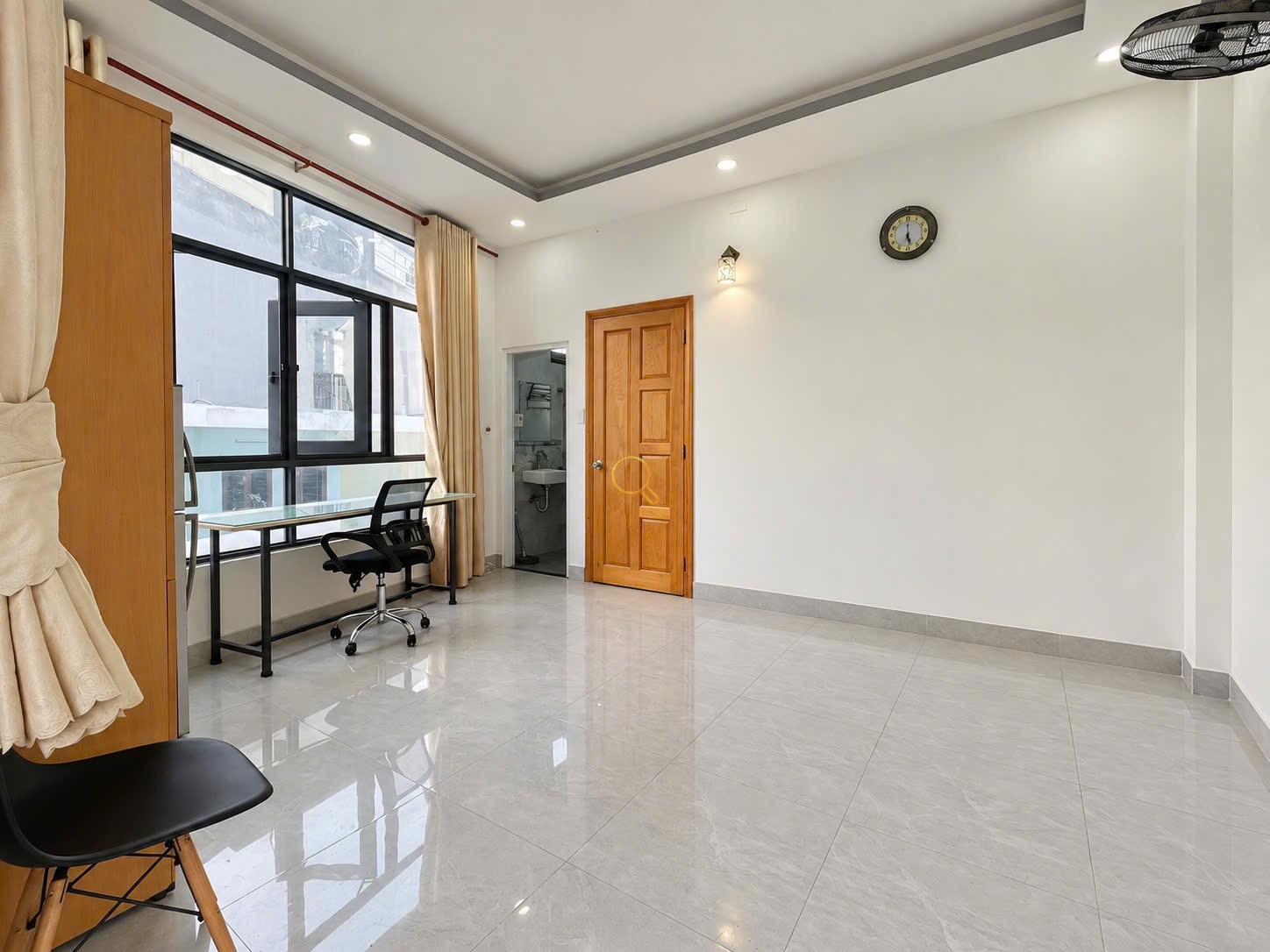 PHÒNG FULL NỘI THẤT CÓ BAN CÔNG