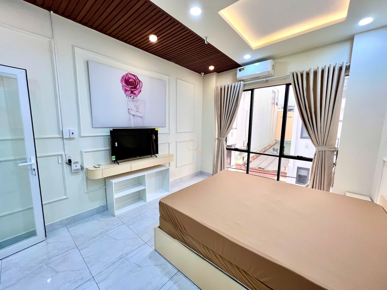 CĂN HỘ DỊCH VỤ FULL NỘI THẤT CÓ CỬA SỔ