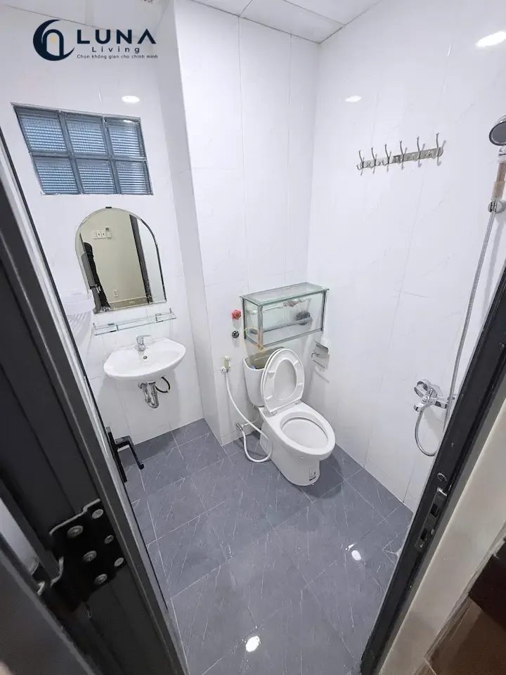 PHÒNG FULLY FURNISHED WITH WINDOW