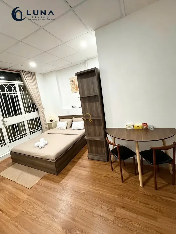 CĂN HỘ DỊCH VỤ FULL NỘI THẤT MÁY GIẶT RIÊNG CÓ BAN CÔNG