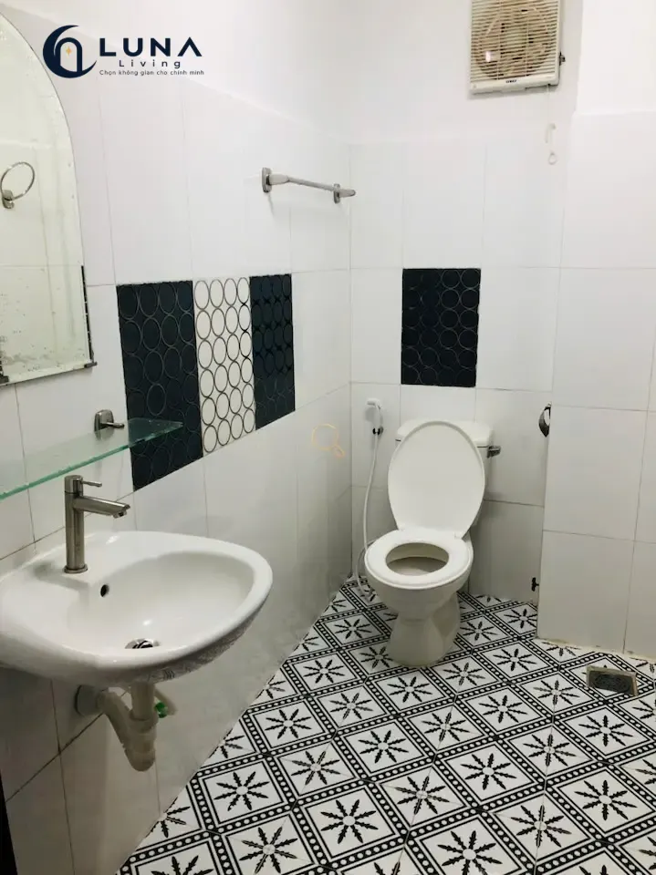 ROOM FULLY FURNISHED WITH WINDOW