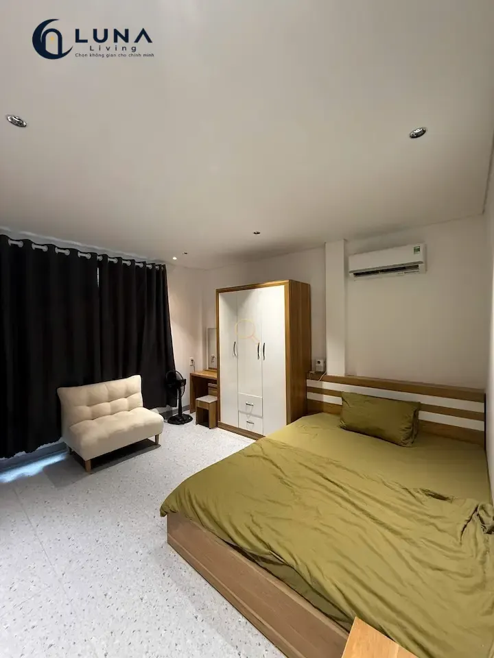 SERVICED APARTMENT FULLY FURNISHED WITH WINDOW