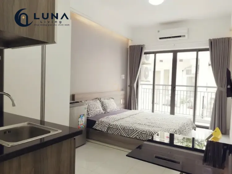ROOM FULLY FURNISHED WITH WINDOW